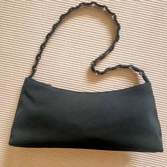 SOLD - Vintage Salvatore Ferragamo Shoulder Baguette Vara Bag with Metal Links - Picture 3 of 13